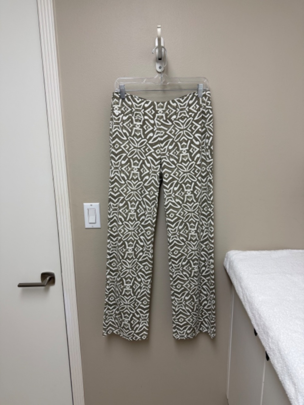 NEW! J. McLaughlin Carmel Pants Pull On Stretch Tan/Cream Nile Geo Print Size S - Picture 5 of 12